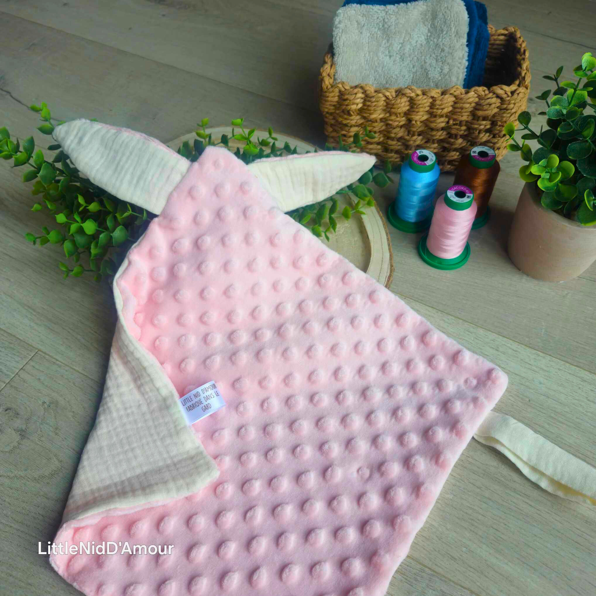doudou plat rose doudou enfant avec oreilles de lapin ou chat | très doux | broderie prénom optionnelle | minky/double gaze coton | 30x30 cm | cadeau unique
